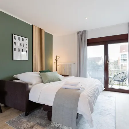 Moderne In Ruhiger Lage