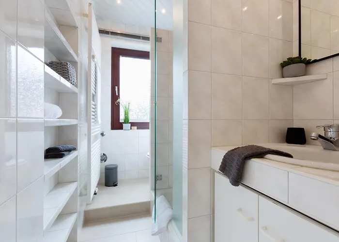 Moderne In Ruhiger Lage