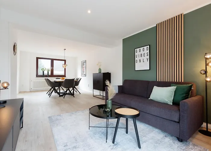 Moderne In Ruhiger Lage *